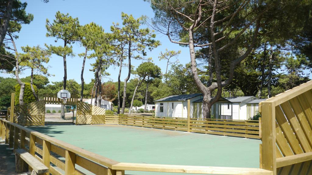 Camping Le Suroit Le Bois-Plage-en-Ré Buitenkant foto